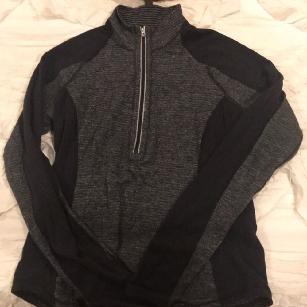 Womens Lululemon half zip pullover top size 12